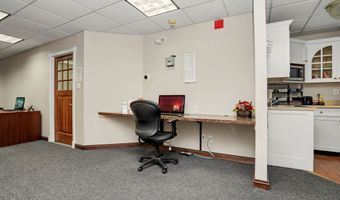 27 Mill Plain Rd 4, Danbury, CT 06811