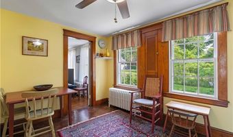 281 Green End Ave, Middletown, RI 02842