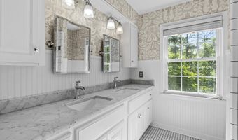 2106 Davie Ln, Camden, SC 29020
