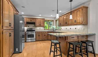 301 E WAYFARER Ln, Appleton, WI 54913