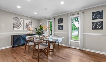 1832 W Woodland Ave, Addison, IL 60101