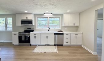 2318 E 40th St, Anderson, IN 46013