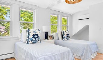 114 Rodman St, Narragansett, RI 02882