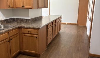 417 S Lincoln Ave, Aurora, MO 65605