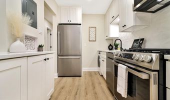 7980 AUDUBON Ave 203, Alexandria, VA 22306