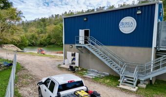 233 River Rd, Beattyville, KY 41311