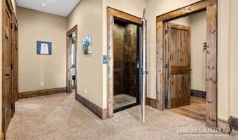 6 Valley Watch Ct, Banner Elk, NC 28604