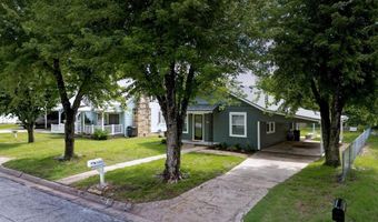 1320 N 9th St, Arkansas City, KS 67005