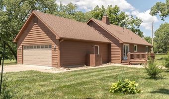 918 King St, Baldwin City, KS 66006