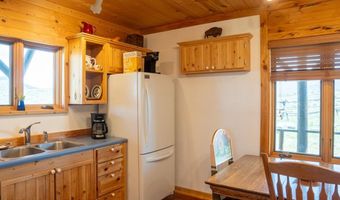 41 MARSH CREEK Rd, Cora, WY 82925