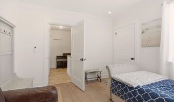 8 Champlin St, Newport, RI 02840