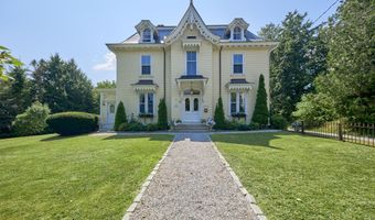 208 High St, Belfast, ME 04915