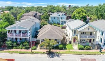 17 E 33rd St, Savannah, GA 31401