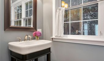 1 Slocum St, Newport, RI 02840