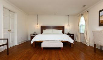 8809 SAUNDERS Ln, Bethesda, MD 20817