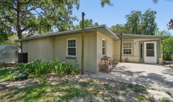 222 LAKEVIEW Dr, Auburndale, FL 33823