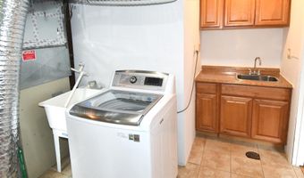 5701 RADNOR Ct, Bethesda, MD 20817