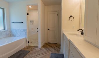 1013 Churchill Ln, Millsap, TX 76066