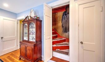 119 Alfred Drowne Rd, Barrington, RI 02806