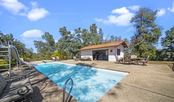 17832 Windsor Ln, Anderson, CA 96007