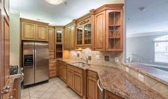 5067 DONOVAN Dr, Alexandria, VA 22304