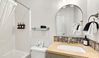 27 29 & 31 A/B Brown Rd, Asheville, NC 28806