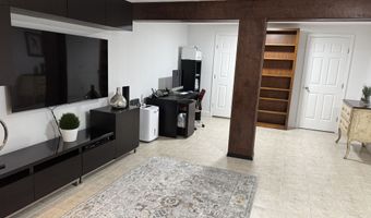 8 Scuppo Rd APT 13, Danbury, CT 06811