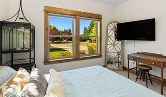 2452 Creekwood Dr, Bozeman, MT 59715