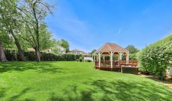 611 W Whiting Ln, Arlington Heights, IL 60004