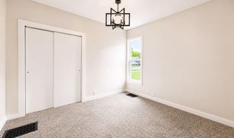 416 W 7th St, Auburn, IN 46706