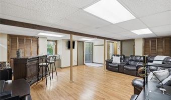 72 Fairweather Ave, Cranston, RI 02910
