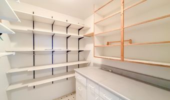 2015 THONI Rd, Addy, WA 99101