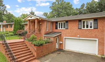 4100 DOWNING St, Annandale, VA 22003