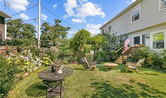 55 Homer St B, Newport, RI 02840