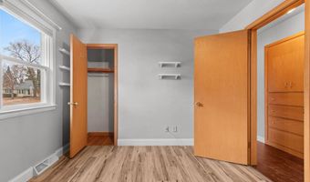 1719 S PERKINS St, Appleton, WI 54914