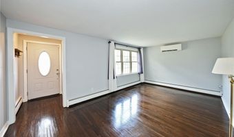 236 N Harvest St, Amherst, NY 14221