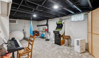 61 Harlem St, East Providence, RI 02916
