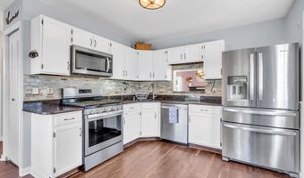 89 Ravenwood Blvd, Barnegat, NJ 08005