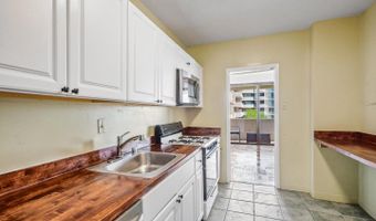4141 N HENDERSON Rd #904, Arlington, VA 22203