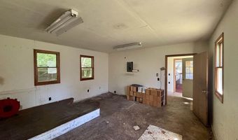 8384 N Broadway, Apple River, IL 61001