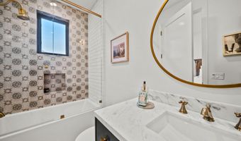2116 Shadow Creek Dr, Agoura Hills, CA 91301