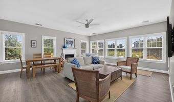 2 Kings Pine Ln, Arundel, ME 04046