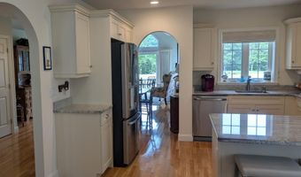 16 Amberwood Ct, Bourne, MA 02532