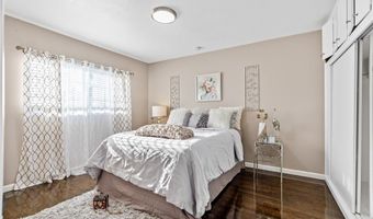2118 W Crestwood Ln, Anaheim, CA 92804
