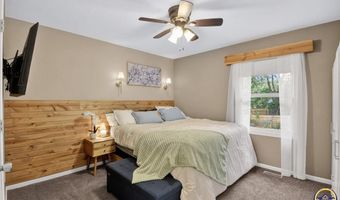 211 W 4th St, Auburn, KS 66402