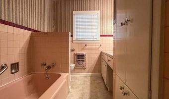 912 S Runnels, De Kalb, TX 75559