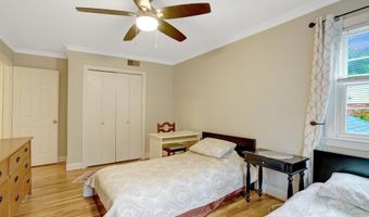 8304 FIVE GATES Rd, Annandale, VA 22003