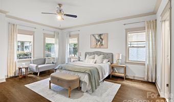 2530 Bay St, Charlotte, NC 28205