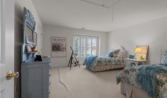 61 Seal Island Rd, Bristol, RI 02809