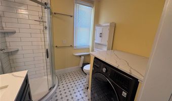 35 Elm St B, Newport, RI 02840